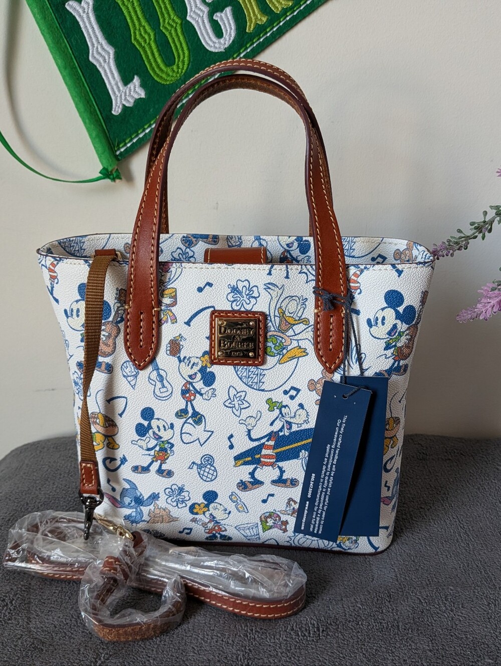 NWT Disney Dooney And Bourke Aluani Small Tote